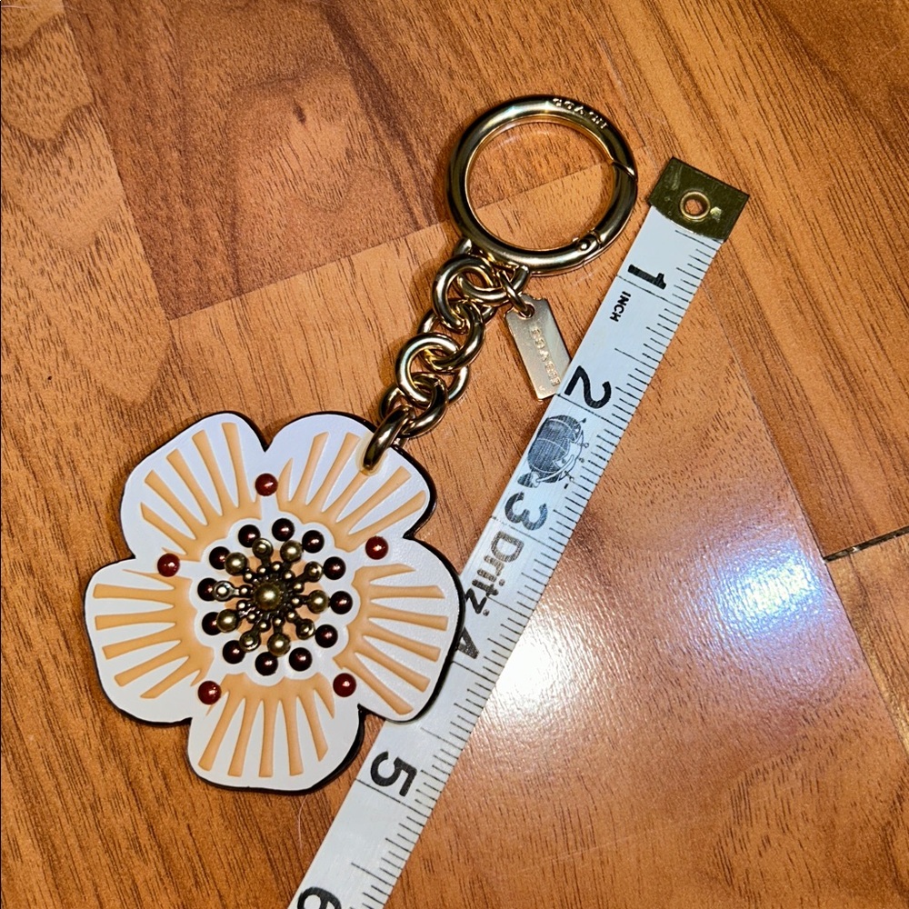 NWOT Coach Gold Beaded Flower Keychain Bag Charm - Picture 5 of 12
